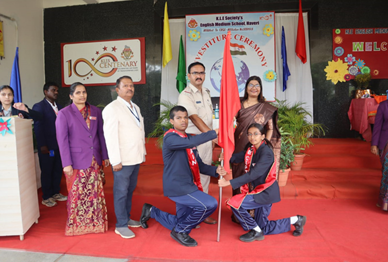 Visit of Shri Motilala Pawar, CPI, Town Police Station, Haveri