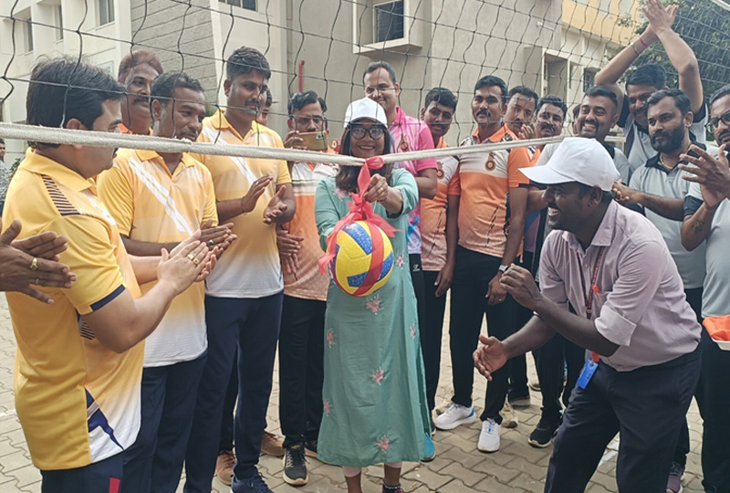 Volleyball and Throwball tournament for school parents